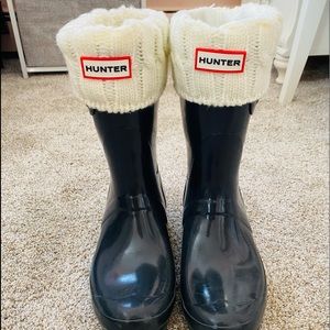 Hunter rain boots with matching boot socks